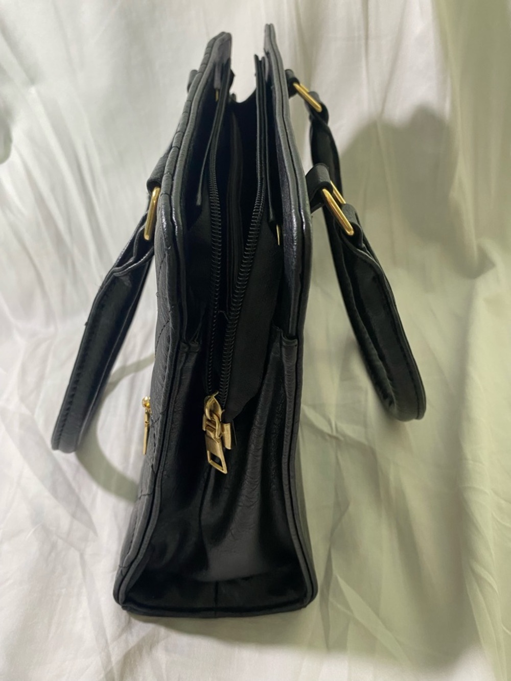 BLACK QUILTED SATCHEL HANDBAG WITH GOLD HARDWARE - Picture 13 of 16